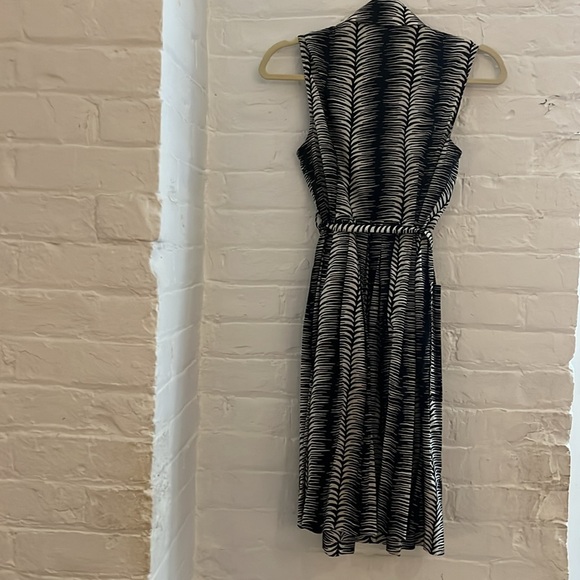 Plenty by Tracy Reece sleeveless summer dress - Picture 2 of 3